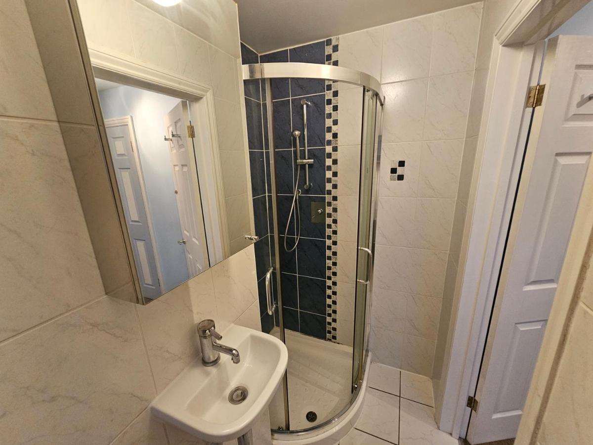 Large 4 Bedrooms Golders Green London Exteriör bild